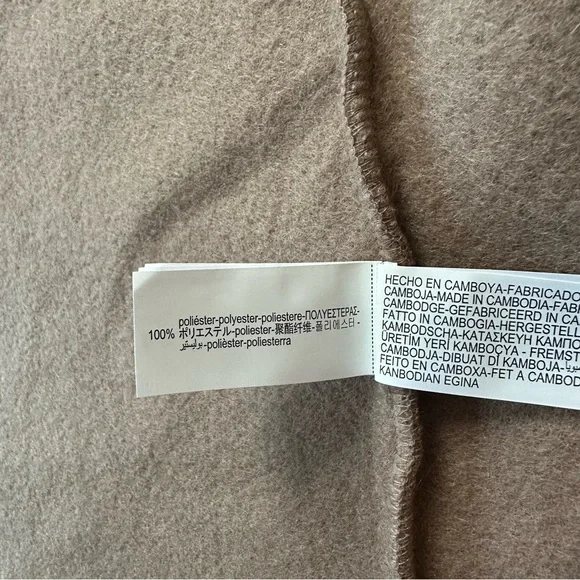 Zara Beige Longline Sleeveless Vest Coat |
Women's Size Small - Picture 9 of 12